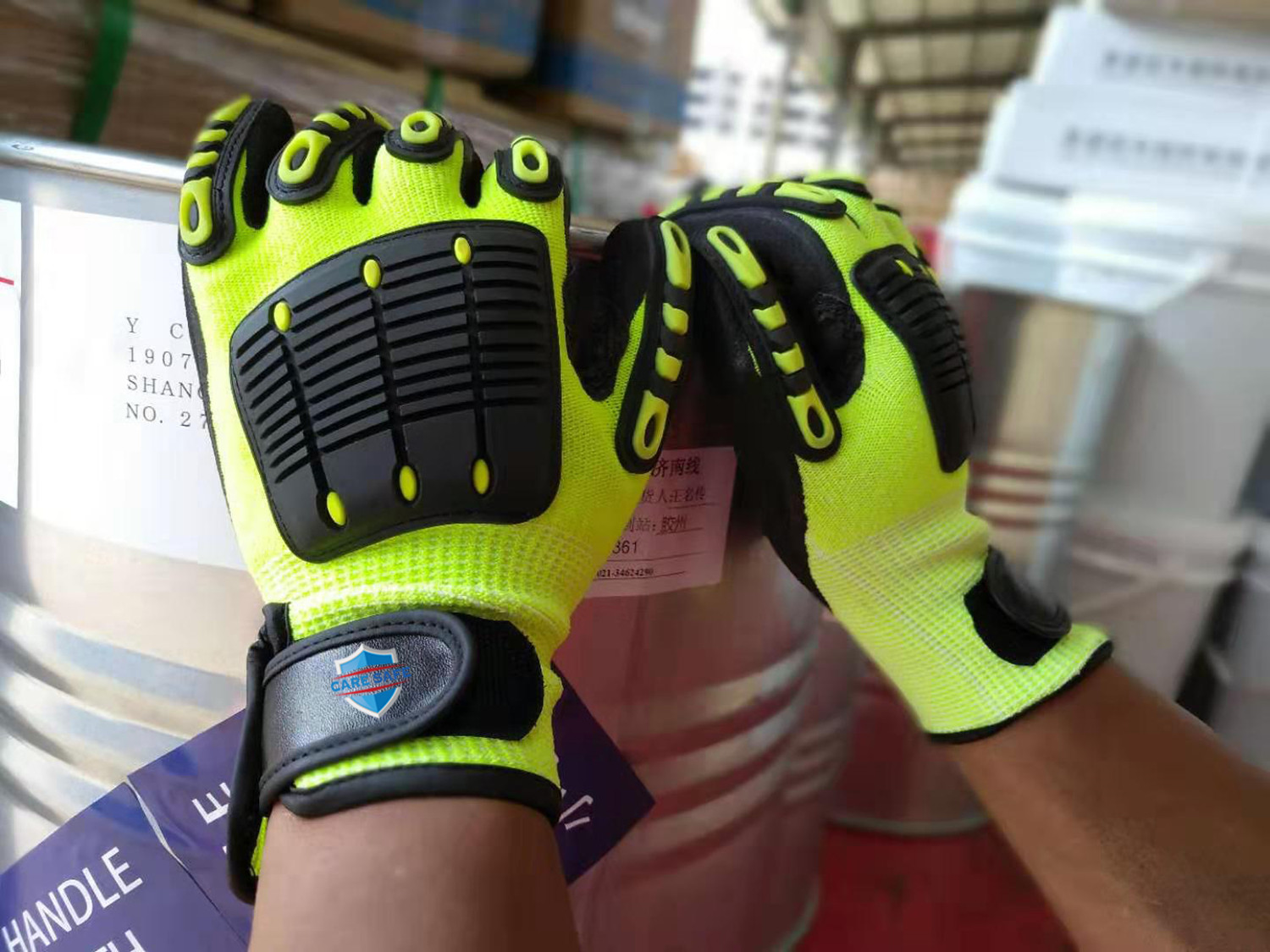 二级图片IMPACT GLOVES 1