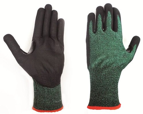18 gauge HPPE liner with nitrile foam coated gloves CARE SAFE 副本